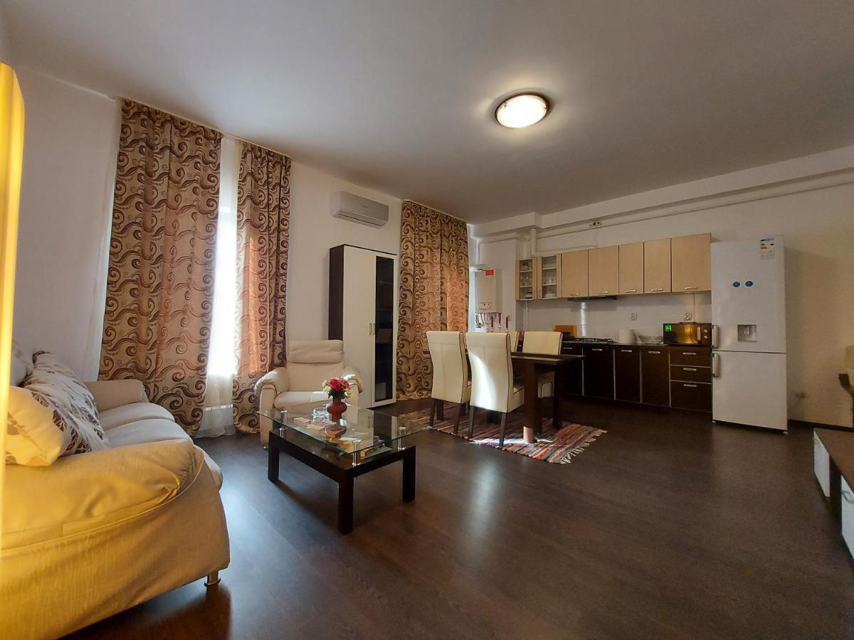 בראליה Jolie Suites מראה חיצוני תמונה
