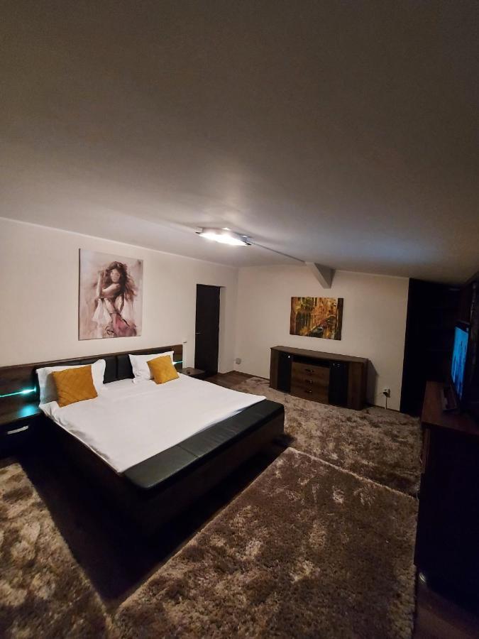 בראליה Jolie Suites מראה חיצוני תמונה