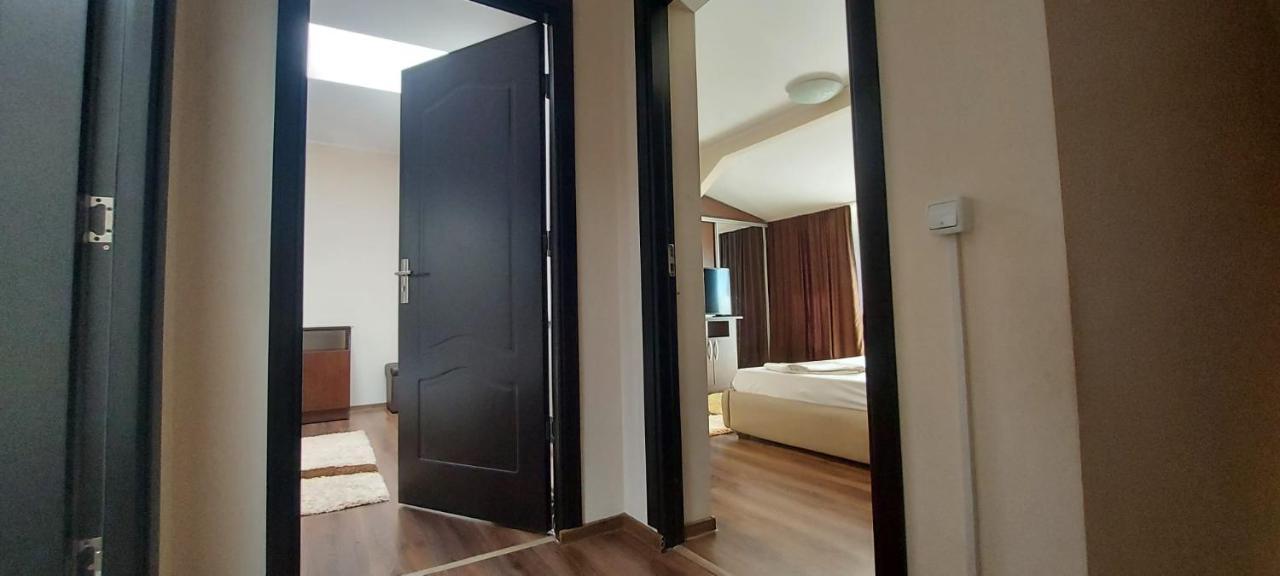 בראליה Jolie Suites מראה חיצוני תמונה