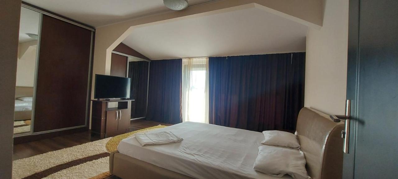 בראליה Jolie Suites מראה חיצוני תמונה